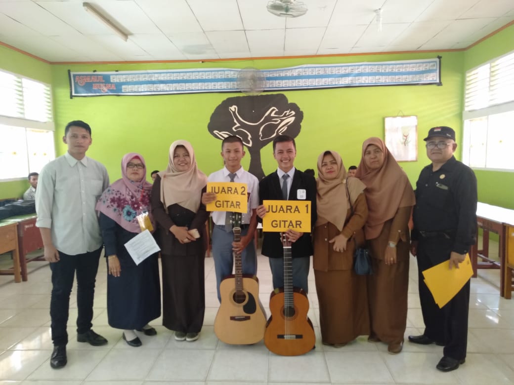 juara 1 lomba FL2SN/ Gitar Solo