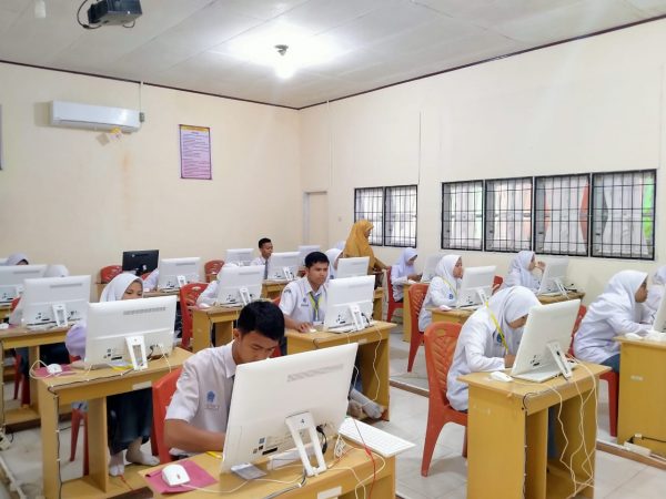 Pelaksanaan USP Hari K-6 Senin, 9 Maret 2020 di Lab.2