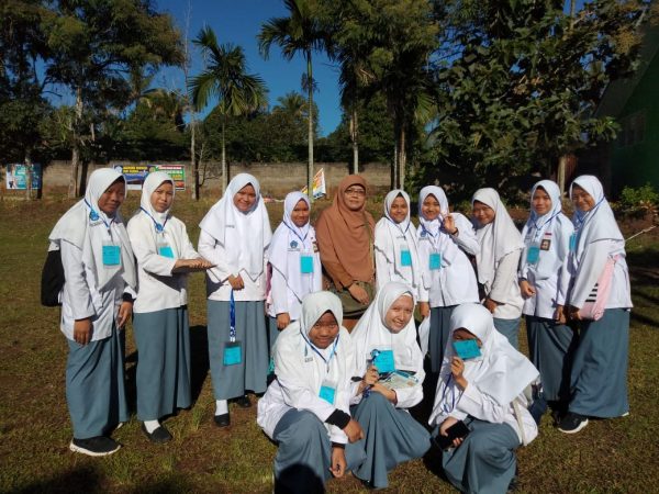 PESERTA KSN-K PUTRI TAHUN 2020 DARI SMAN 1 PARIANGAN