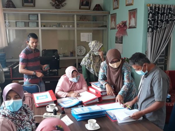 Pembinaan dana BOS 2019 dan 2020 oleh inspektorat Provinsi Sumatera Barat Pembinaan dana BOS 2019 dan 2020 oleh inspektorat Provinsi Sumatera Barat