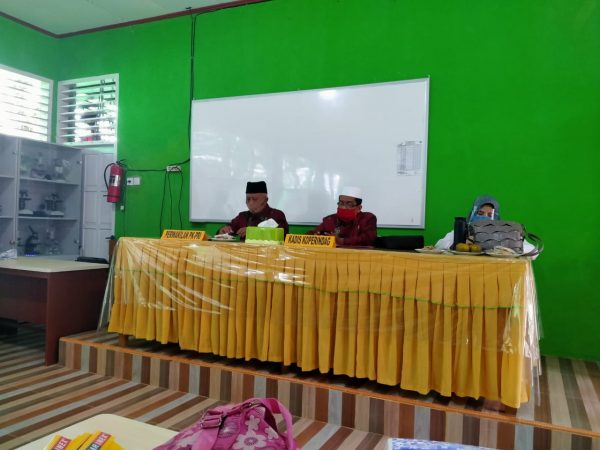 Pembinaan KPN SMAN 1 Pariagan oleh PKPRI Sumbar dan Dinas Koperindag