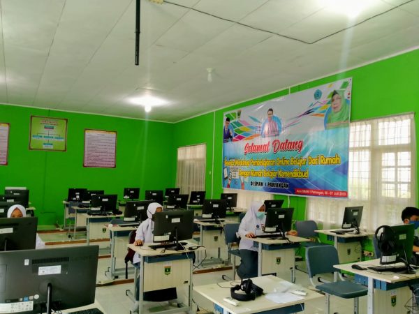 Pelaksanaan kegiatan lomba Matematic chalenge yang dilaksanakan secara online oleh UNP