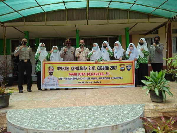 SOSIALISASI DARI KEPLOLISISAN TENTANG PROTOKOL COVID DAN KESADARAN BERLALU LINTAS