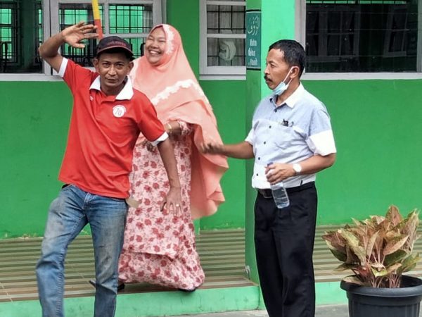 PERSIAPAN POSKO PANITIA DAN LABOR KOMPUTER 1 - 3