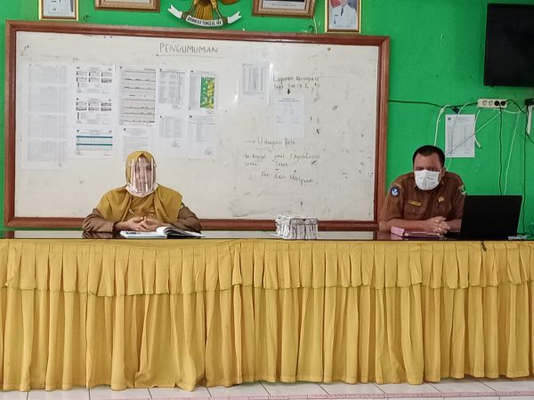 Rapat Dinas Hari Pertama Sekolah Semester Genap TP 2020/2021.. Senin, 4 Januari 2021..