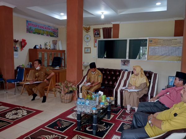 RAPAT DENGAN PEMUDA, MUSPIKA DAN MASYARAKAT MASALAH LAPANGAN BASKET